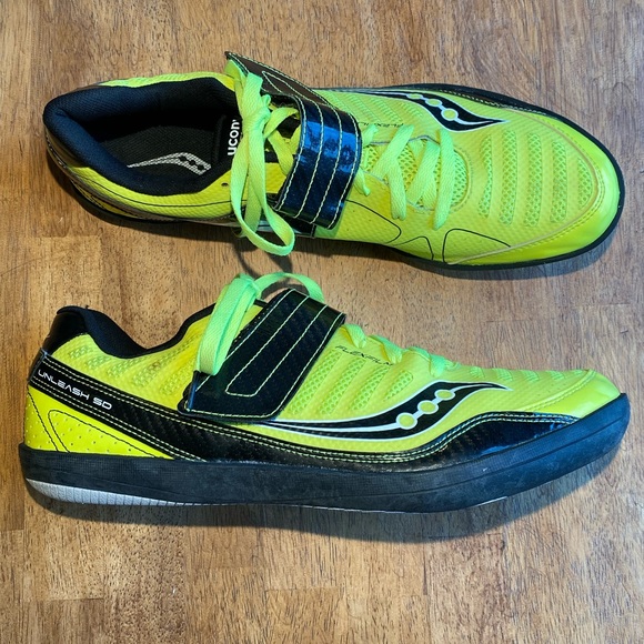 saucony track and field shoes